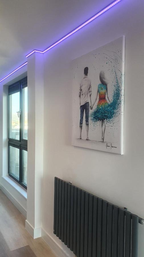 Central Penthouse With Hot Tub & Views 24 Cheltenham Exteriör bild