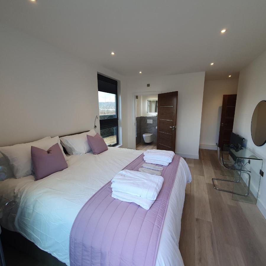 Central Penthouse With Hot Tub & Views 24 Cheltenham Exteriör bild