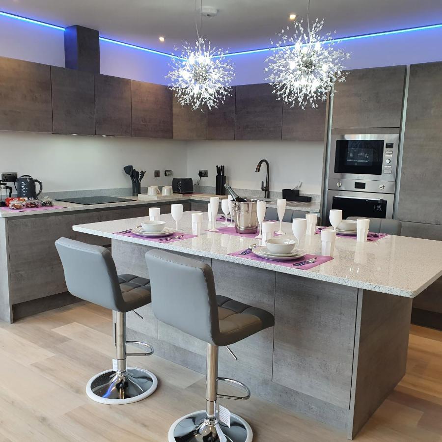 Central Penthouse With Hot Tub & Views 24 Cheltenham Exteriör bild