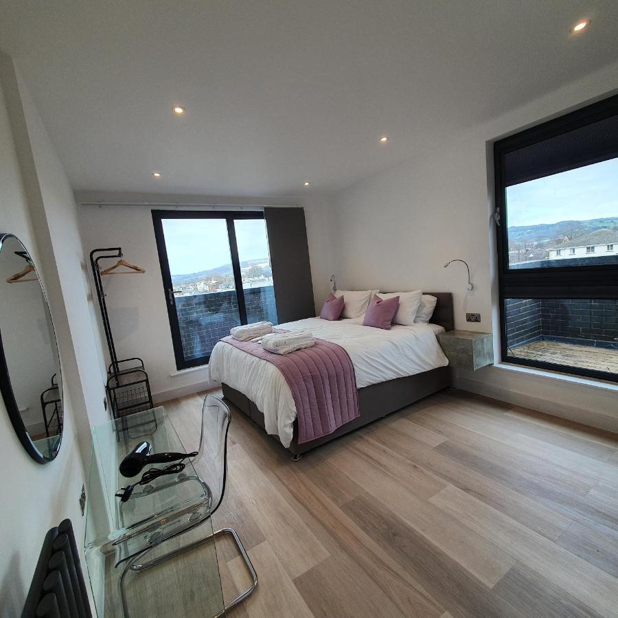 Central Penthouse With Hot Tub & Views 24 Cheltenham Exteriör bild