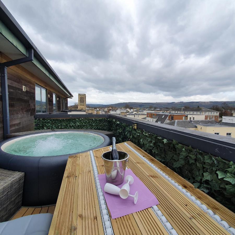 Central Penthouse With Hot Tub & Views 24 Cheltenham Exteriör bild