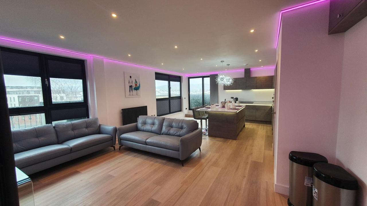 Central Penthouse With Hot Tub & Views 24 Cheltenham Exteriör bild