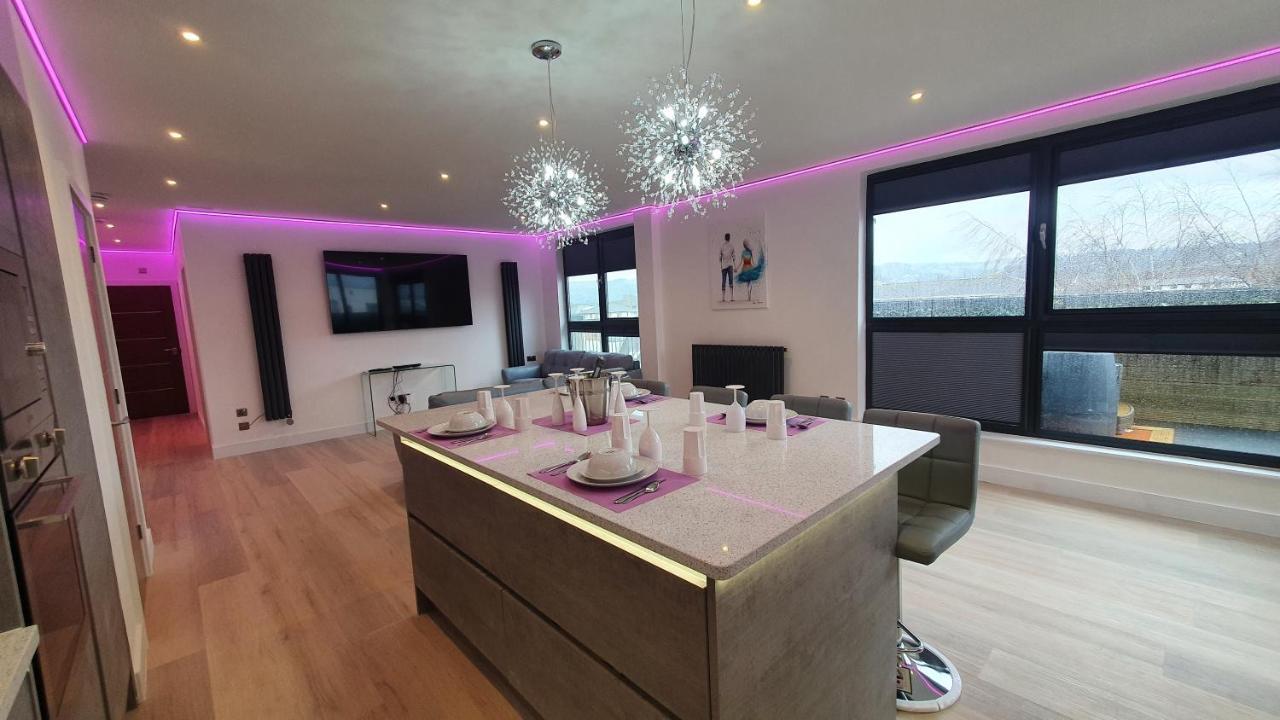 Central Penthouse With Hot Tub & Views 24 Cheltenham Exteriör bild